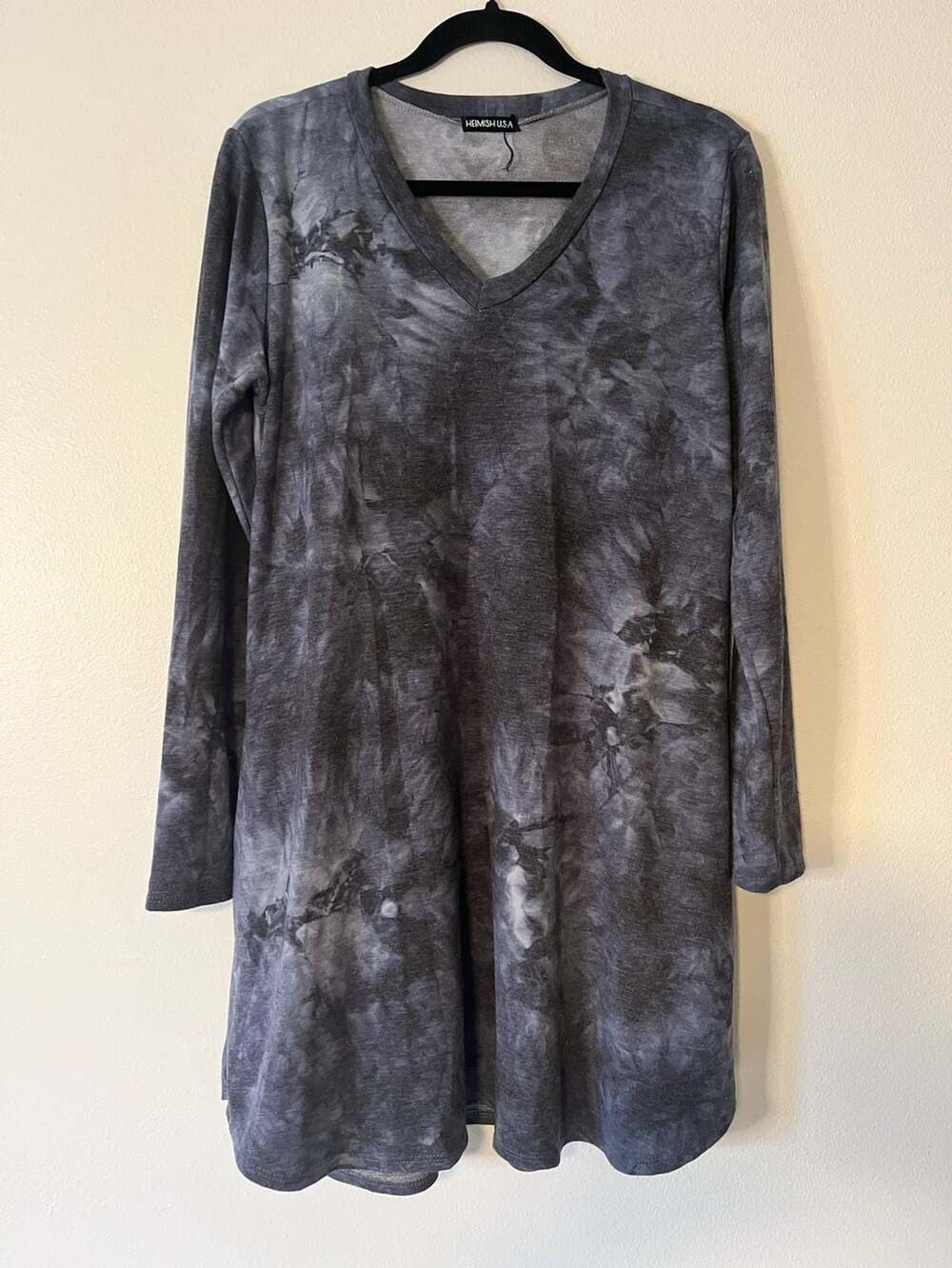 Heimish U.S.A. Long Sleeve Tie-Dye V-Neck Swing Tunic Dress with Pockets (CB1) - Picture 2 of 4
